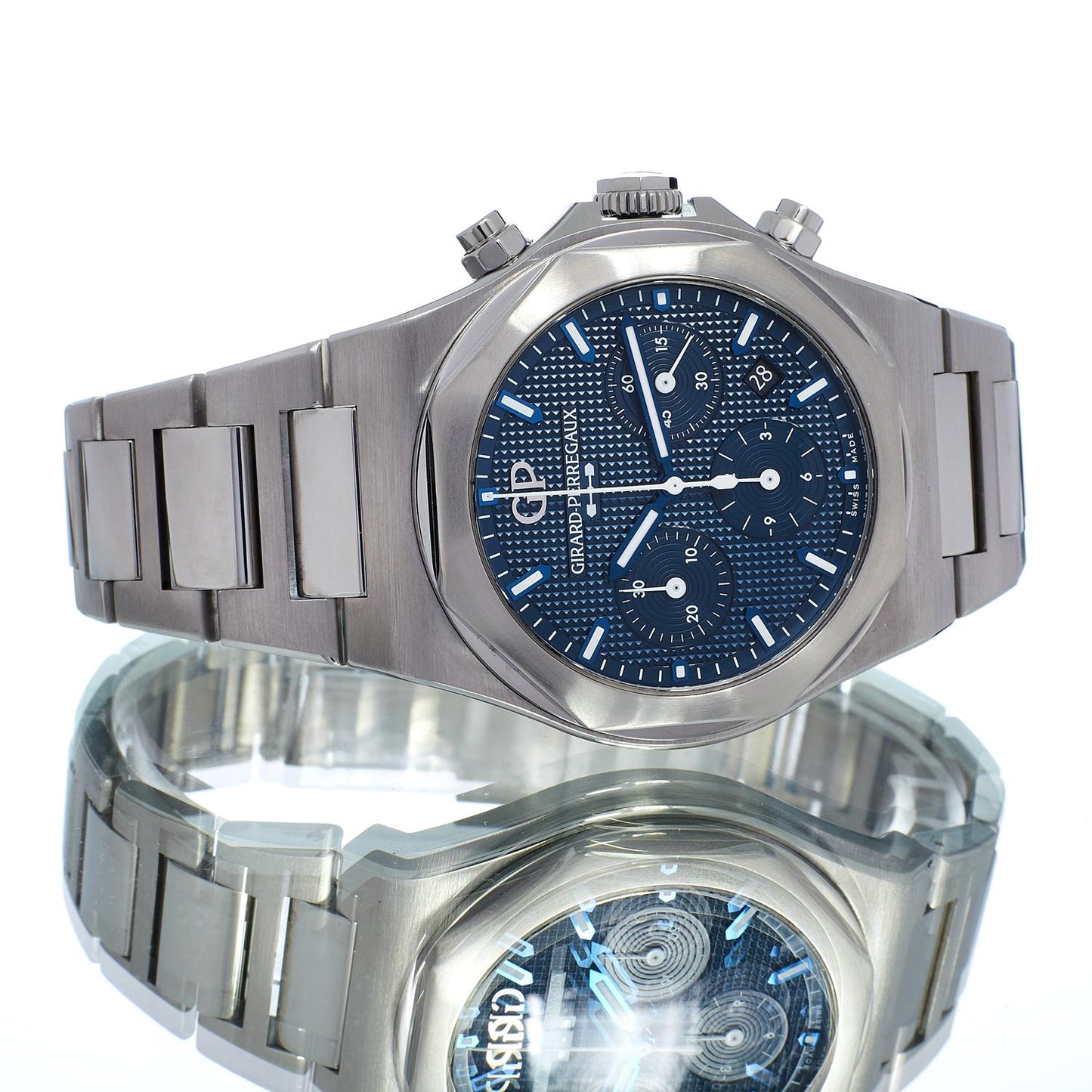 Pre-Owned Girard Perregaux Laureato Chronograph 81020