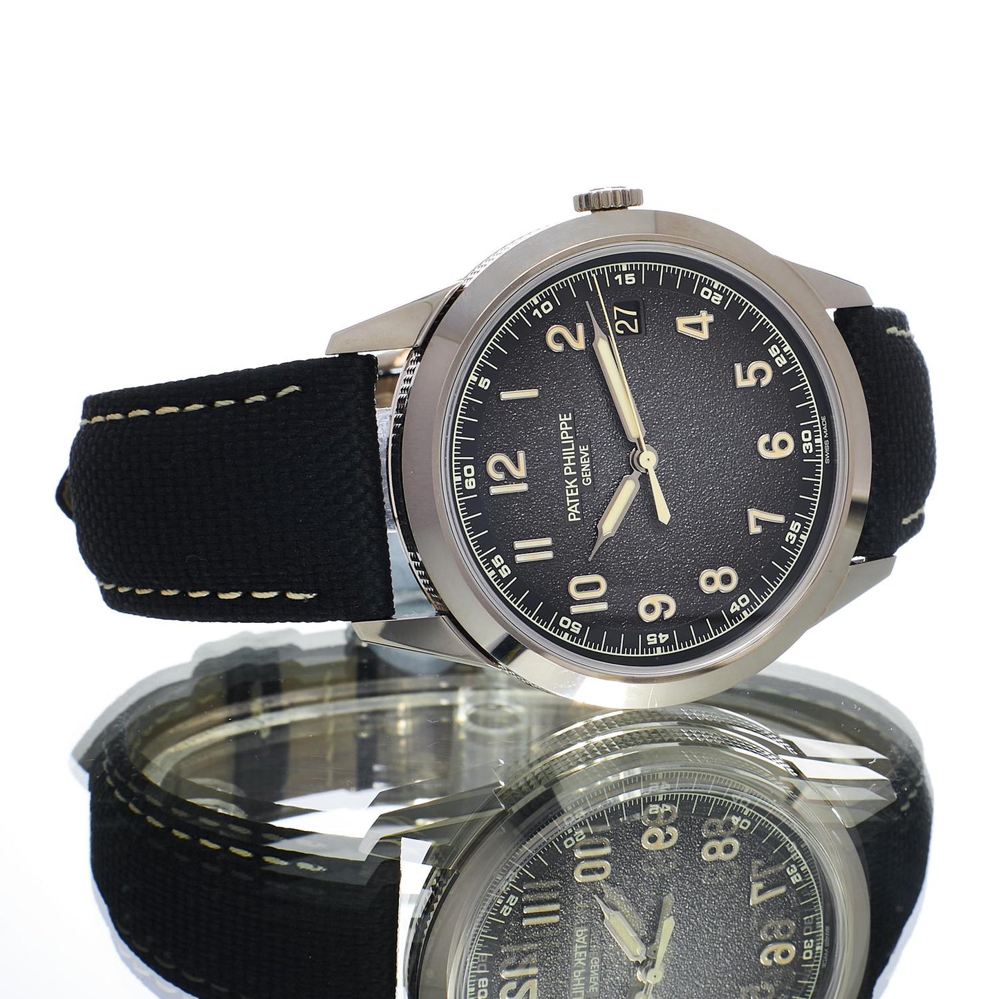 Pre-Owned Patek Philippe Calatrava 5226G-001