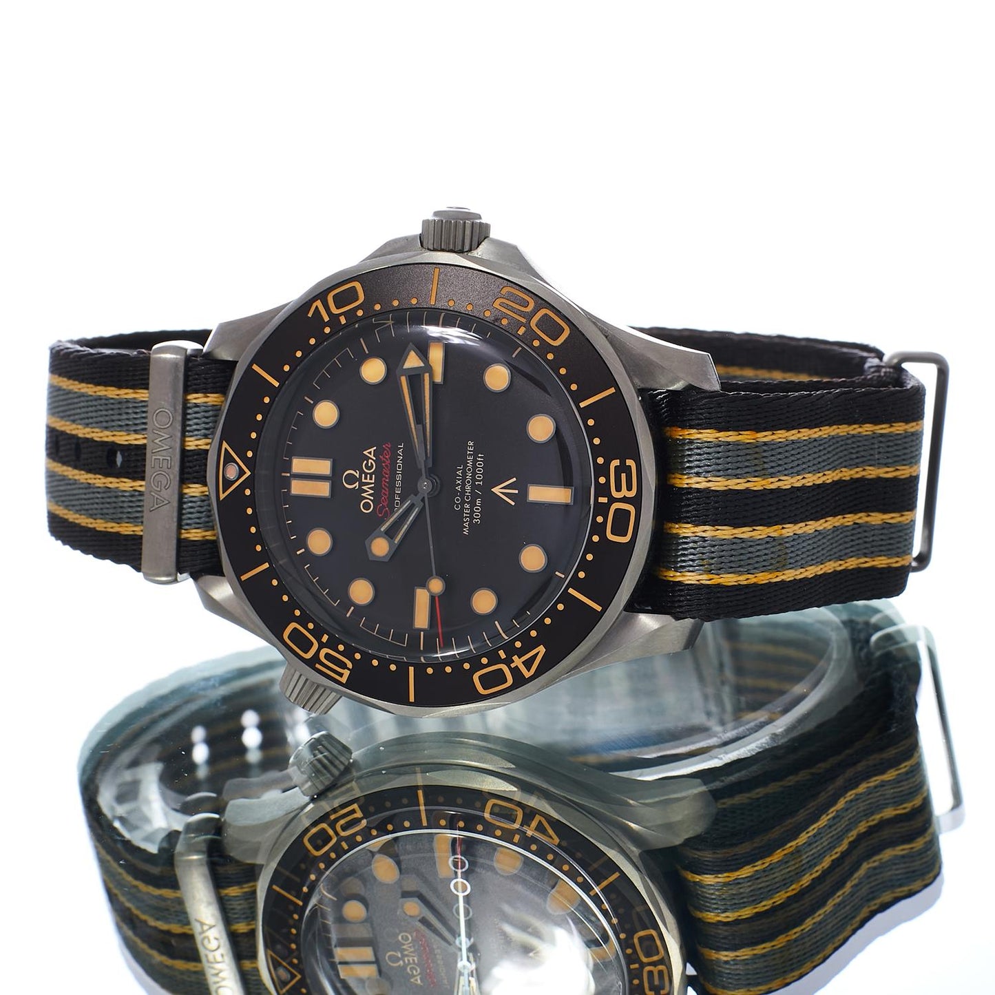 Pre-Owned Omega Seamaster Diver 300M 007 Edition 21092422001001