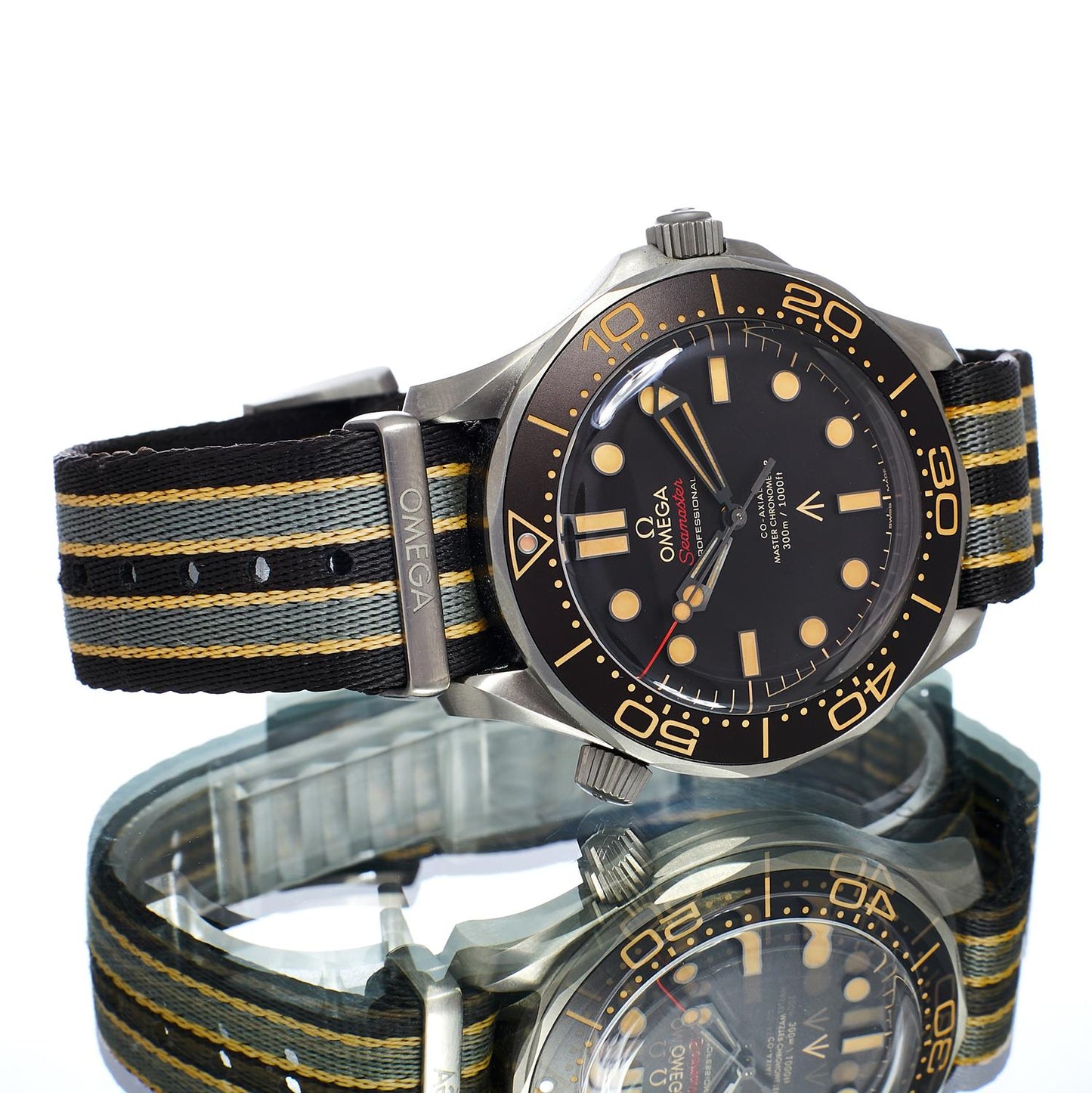 Pre-Owned Omega Seamaster Diver 300M 007 Edition 21092422001001