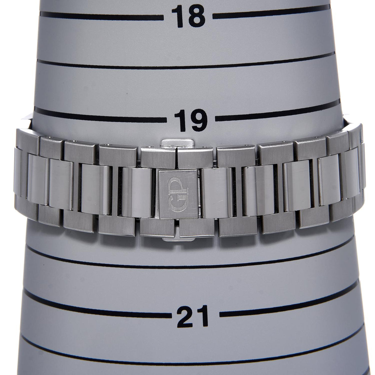 Pre-Owned Girard Perregaux Laureato Chronograph 81020