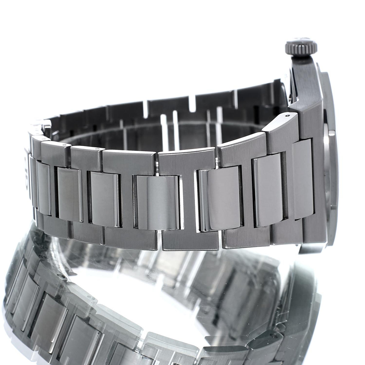 Pre-Owned Girard Perregaux Laureato 81010