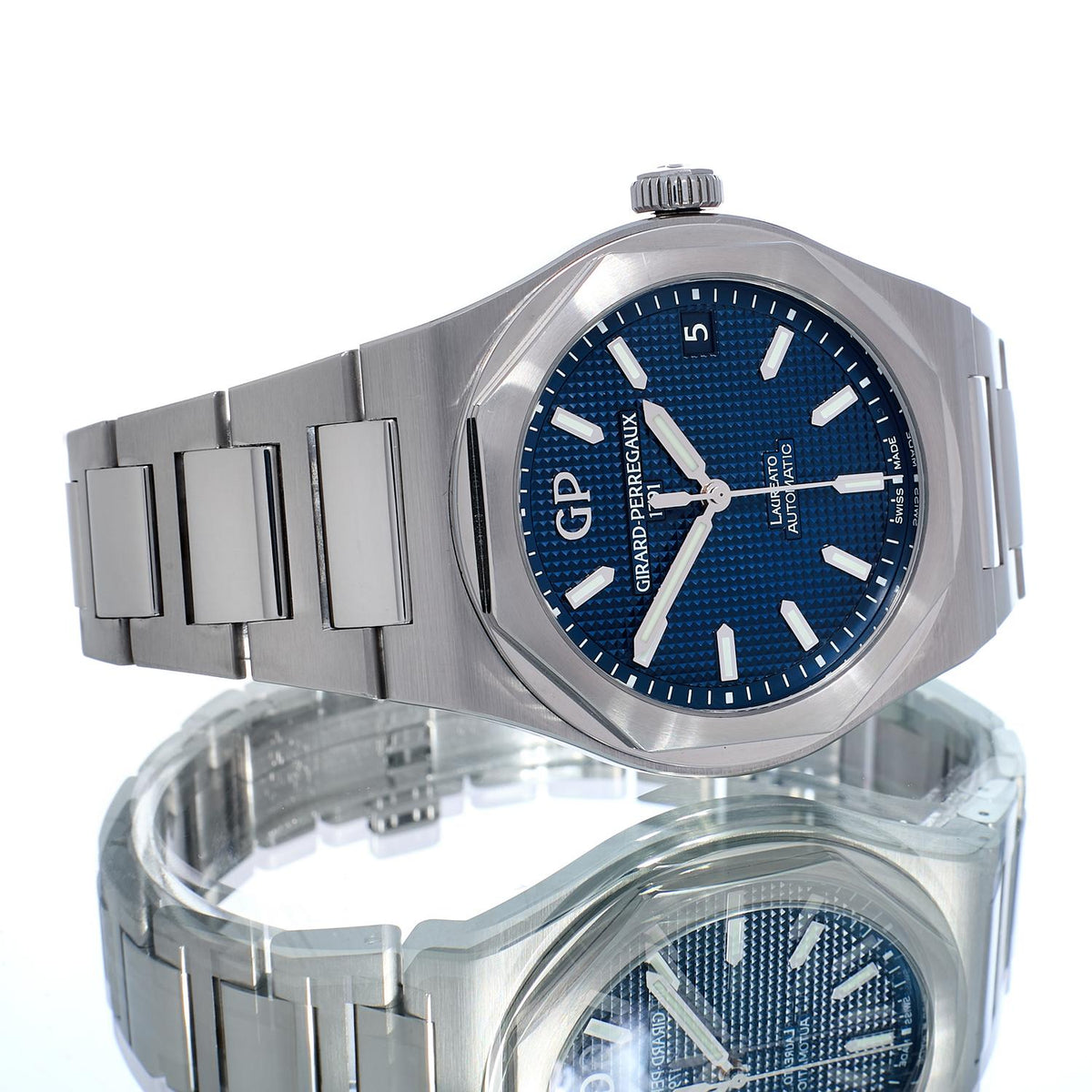 Pre-Owned Girard Perregaux Laureato 81010