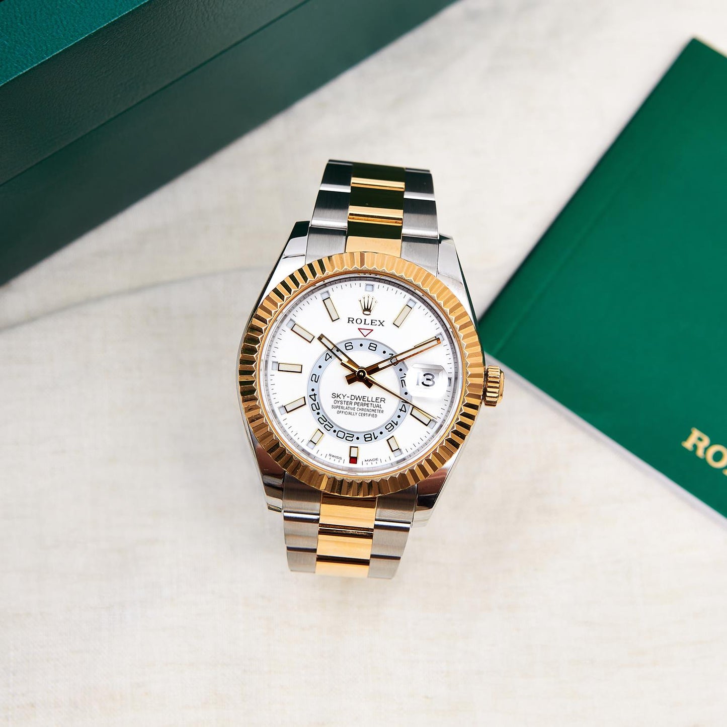 Pre-Owned Rolex Sky-Dweller 326933